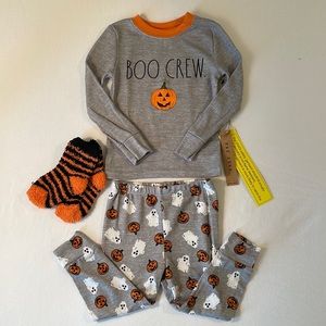 BRAND NEW Rae Dunn "BOO CREW" Kids'
Halloween Pajamas (3T)